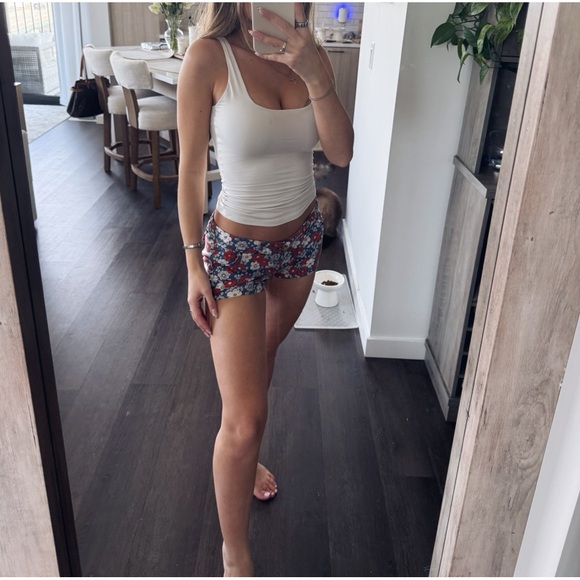 Hollister Pants - Hollister Floral Denim Low Rise Shorts (Size 3)